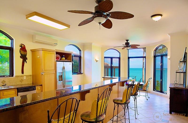 加勒比特克斯和凯科斯群岛三座珊瑚礁别墅厨房
