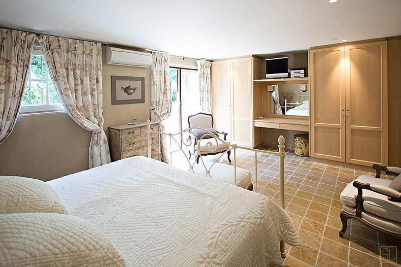 法国里维埃拉米瑞拉别墅卧室