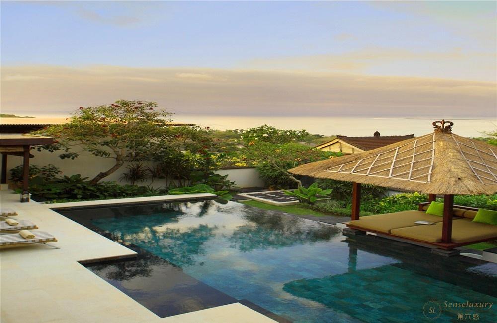 印尼巴厘岛沙漠玫瑰别墅泳池