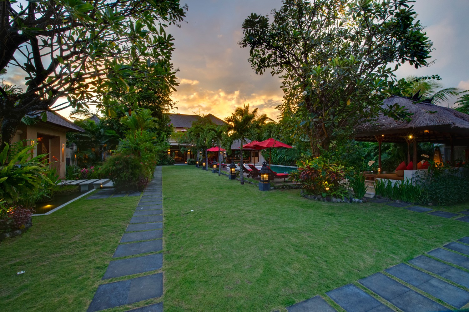 印尼巴厘岛卡丽玛雅1号别墅庭院