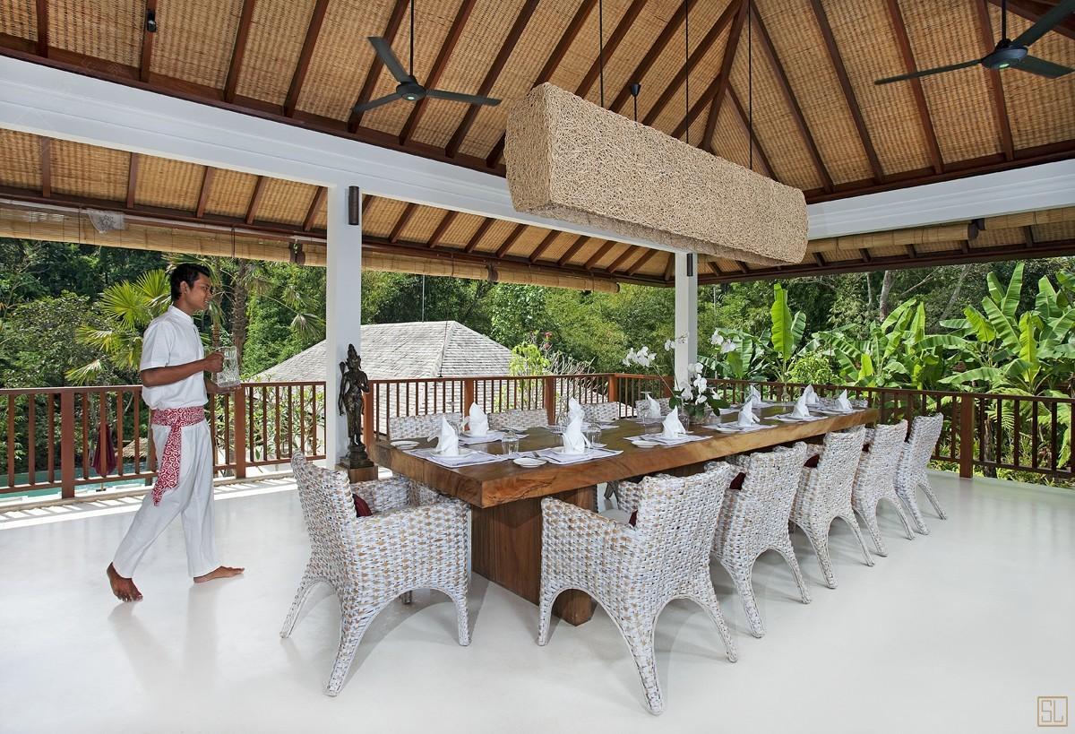 印尼巴厘岛阿塔卡雅别墅餐桌