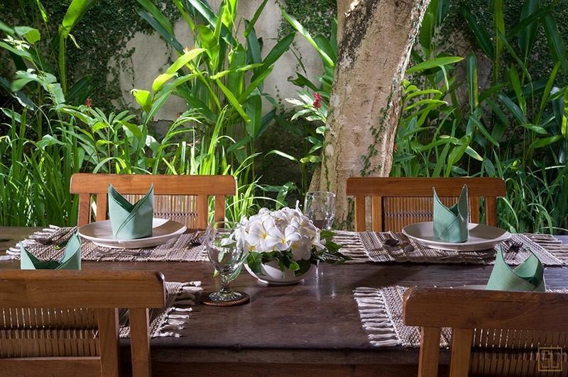 印尼巴厘岛巴厘巴厘风情别墅餐桌