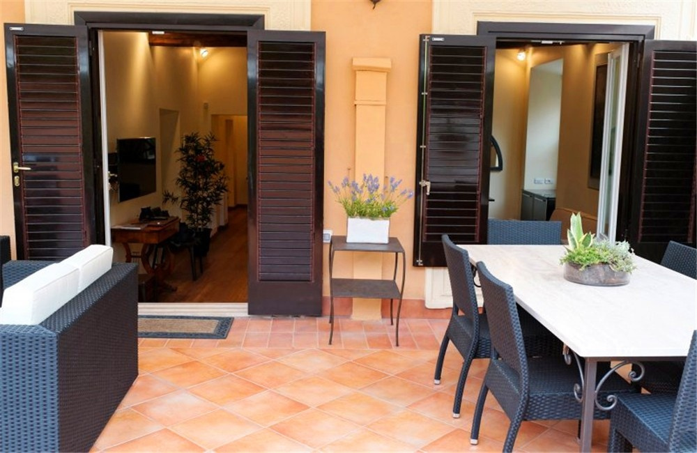 Garden Suite Apartment - Photo 11