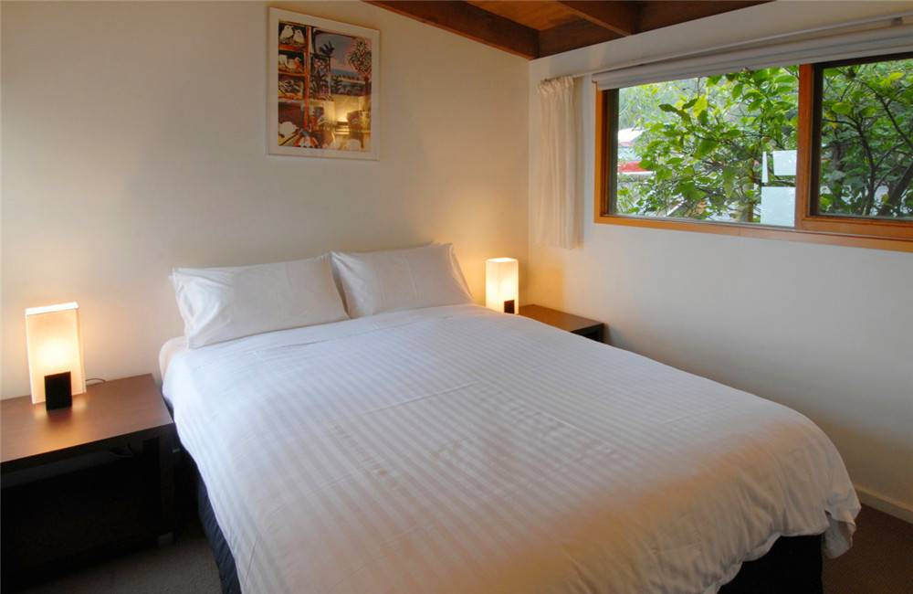 chrisebeaconvilla - Photo 3