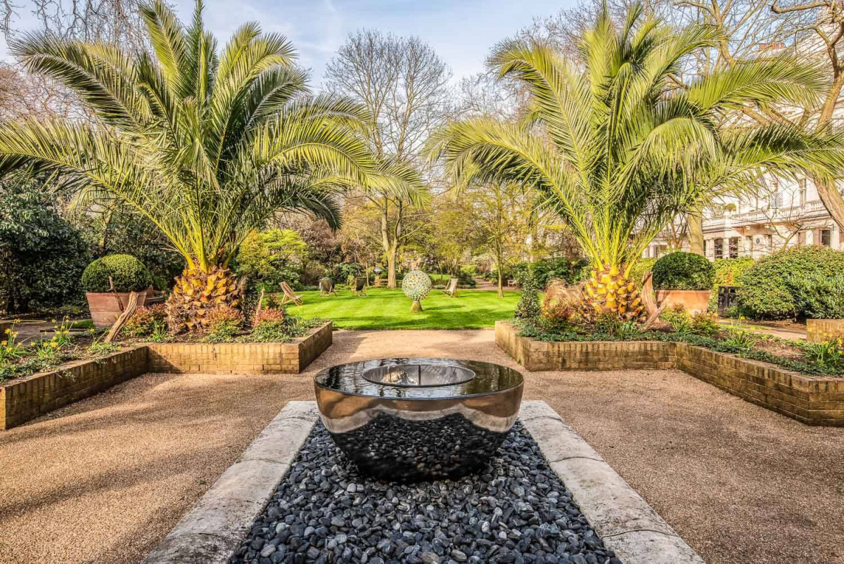 Eaton Square - Photo 27