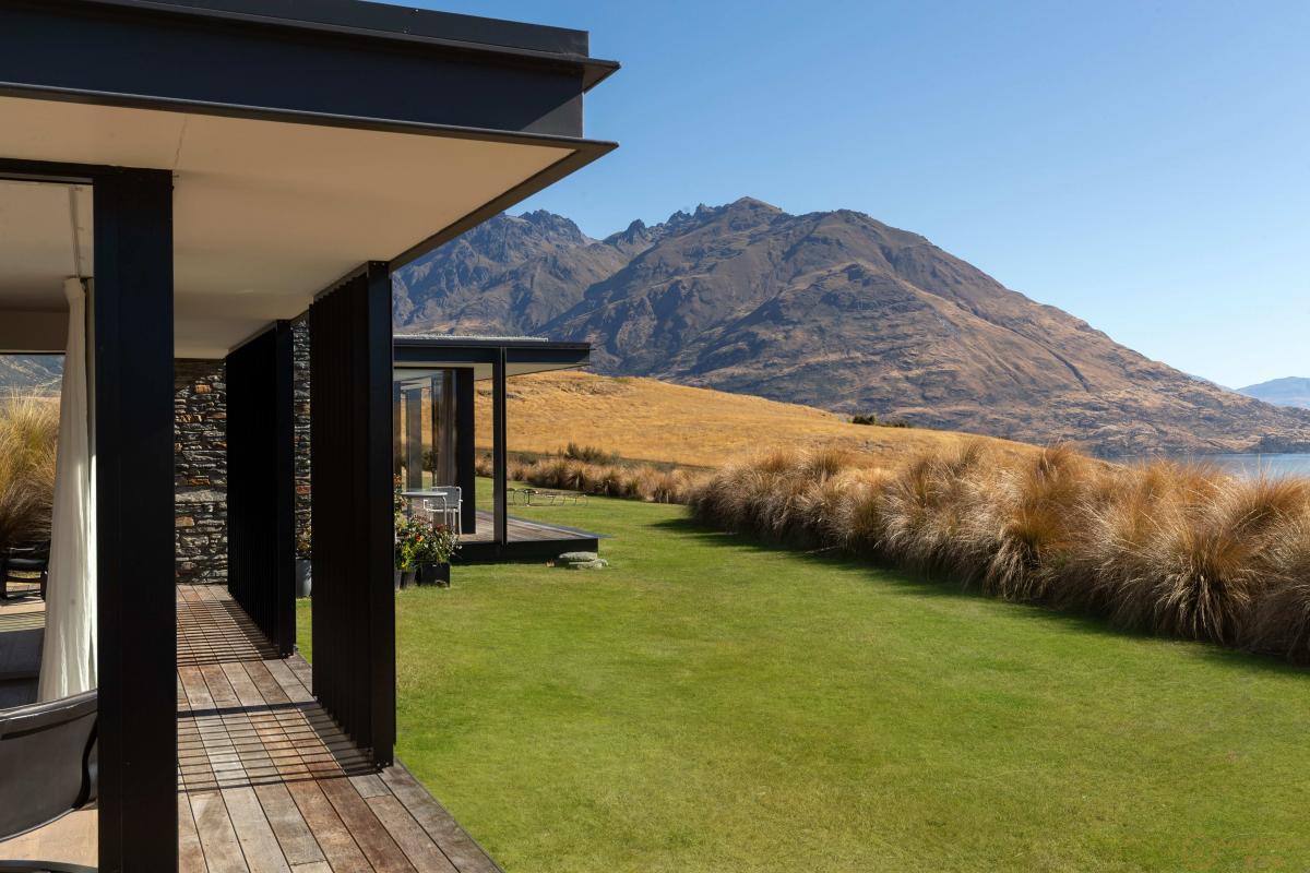 The Lake House - Photo 19