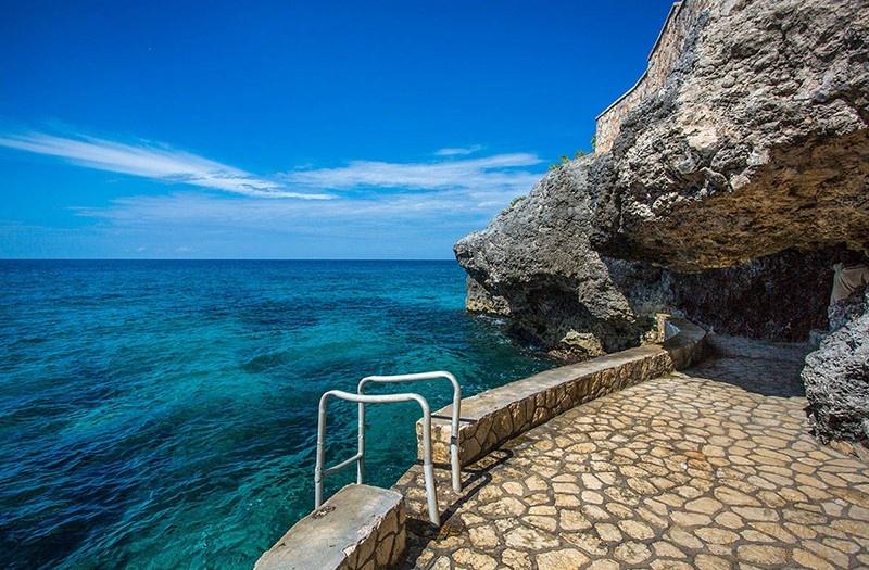 加勒比牙买加水畔悬崖别墅私人码头