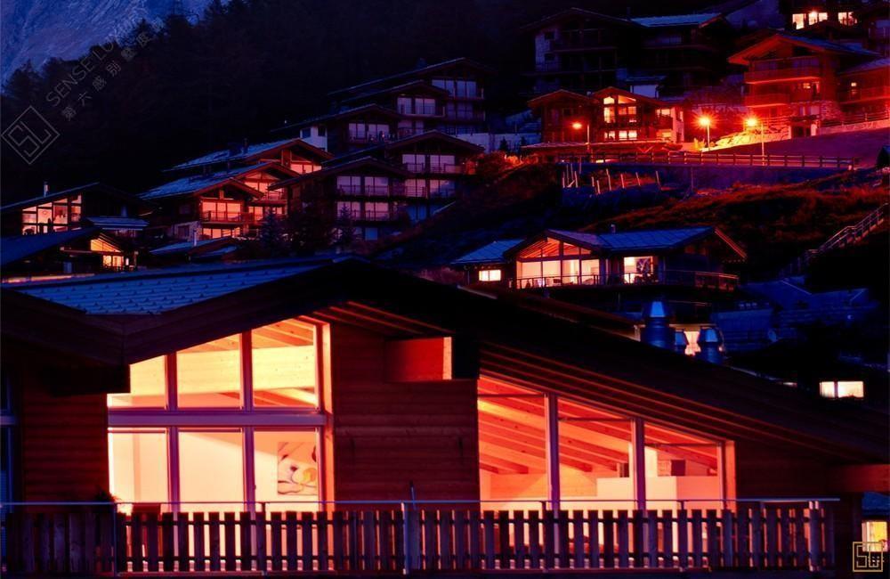 瑞士采尔马特 宙斯顶层雪屋夜景