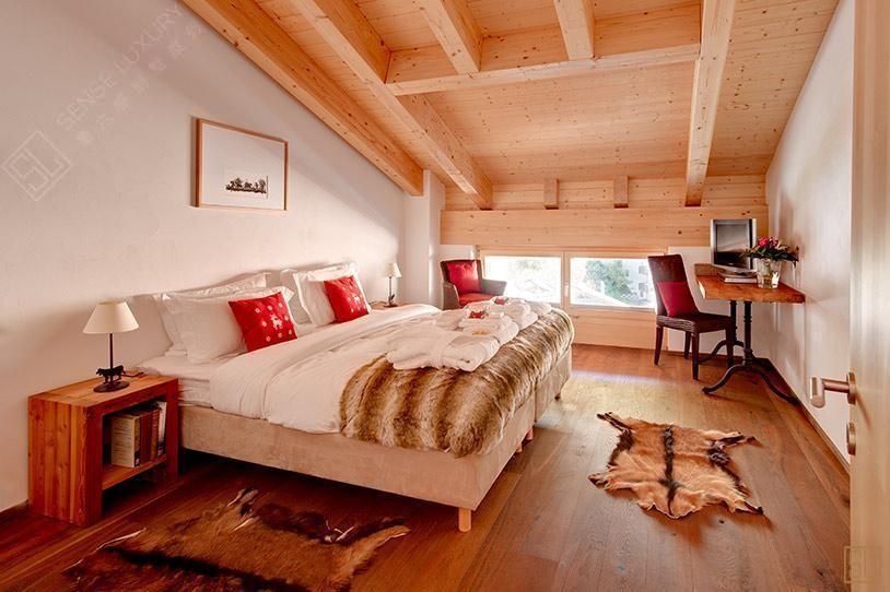 瑞士采尔马特 宙斯顶层雪屋卧室