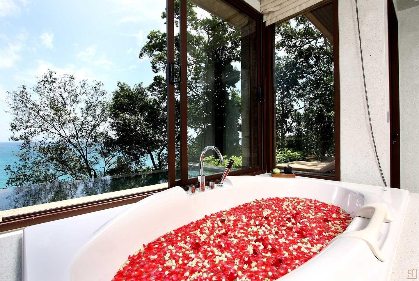 泰国普吉岛帕丽莎海景泳池套房浴室