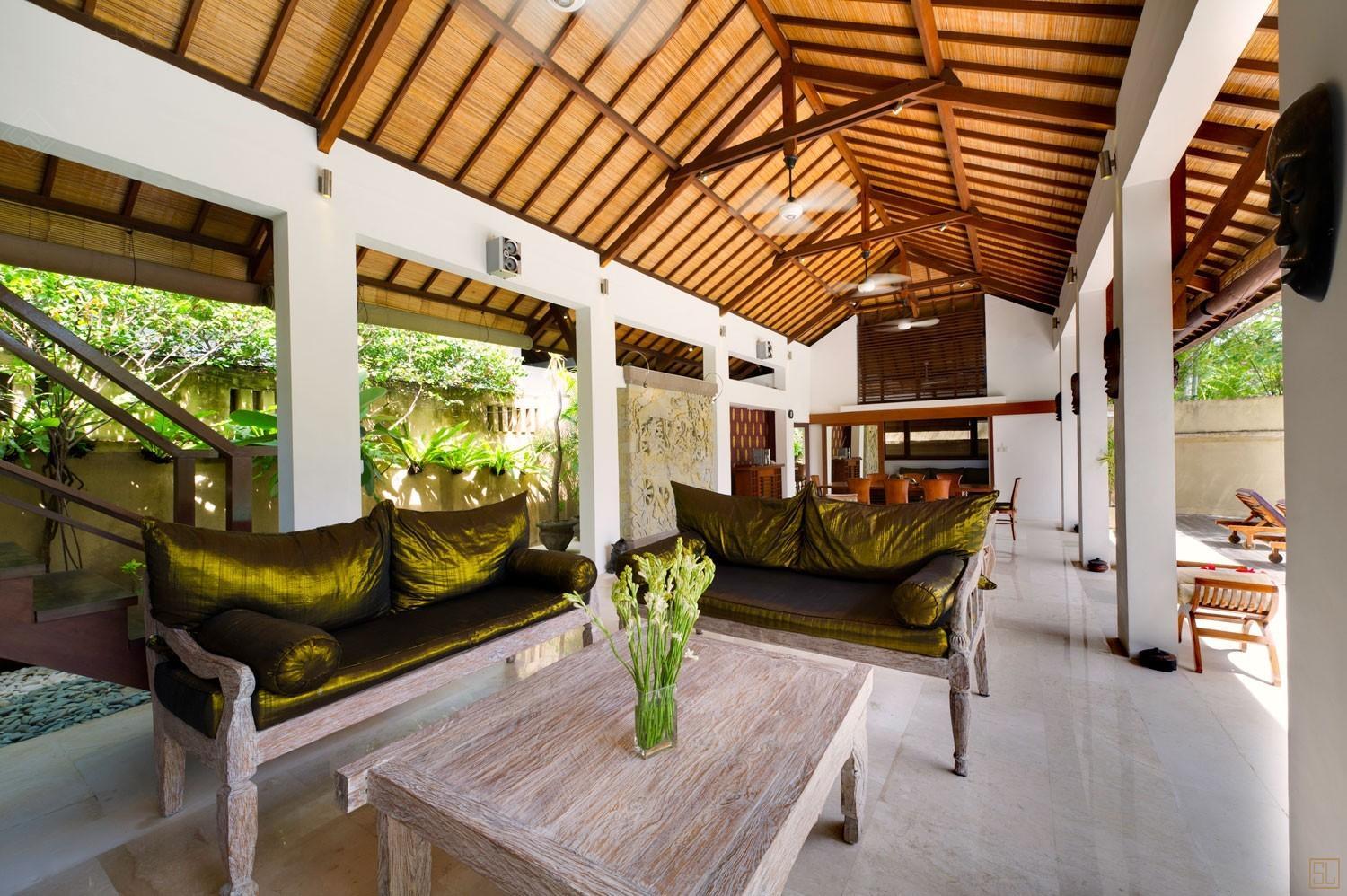 印尼巴厘岛马哈拉吉别墅客厅