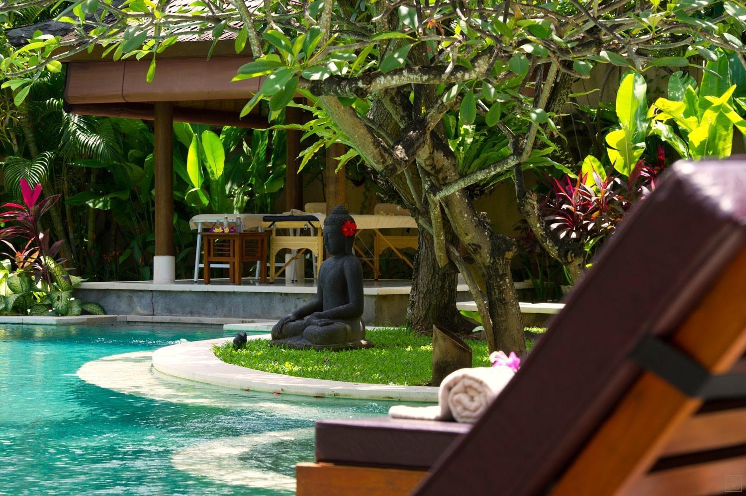 印尼巴厘岛马哈拉吉别墅泳池