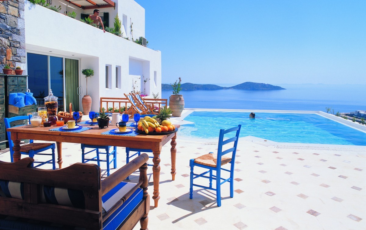 希腊克里特岛爱琴海泳池别墅阳台