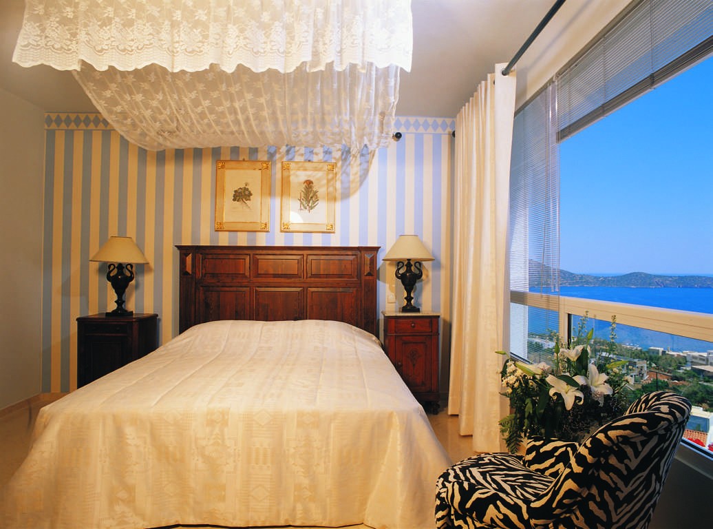 希腊克里特岛地中海泳池别墅卧室