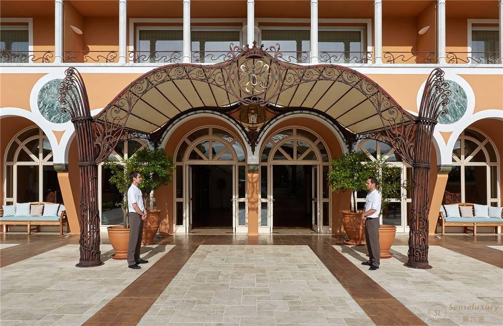 法国里维埃拉圣特罗佩梅塞狄叶尔酒店大门