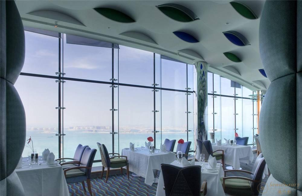 阿联酋迪拜卓美亚帆船酒店 一卧室套房餐厅