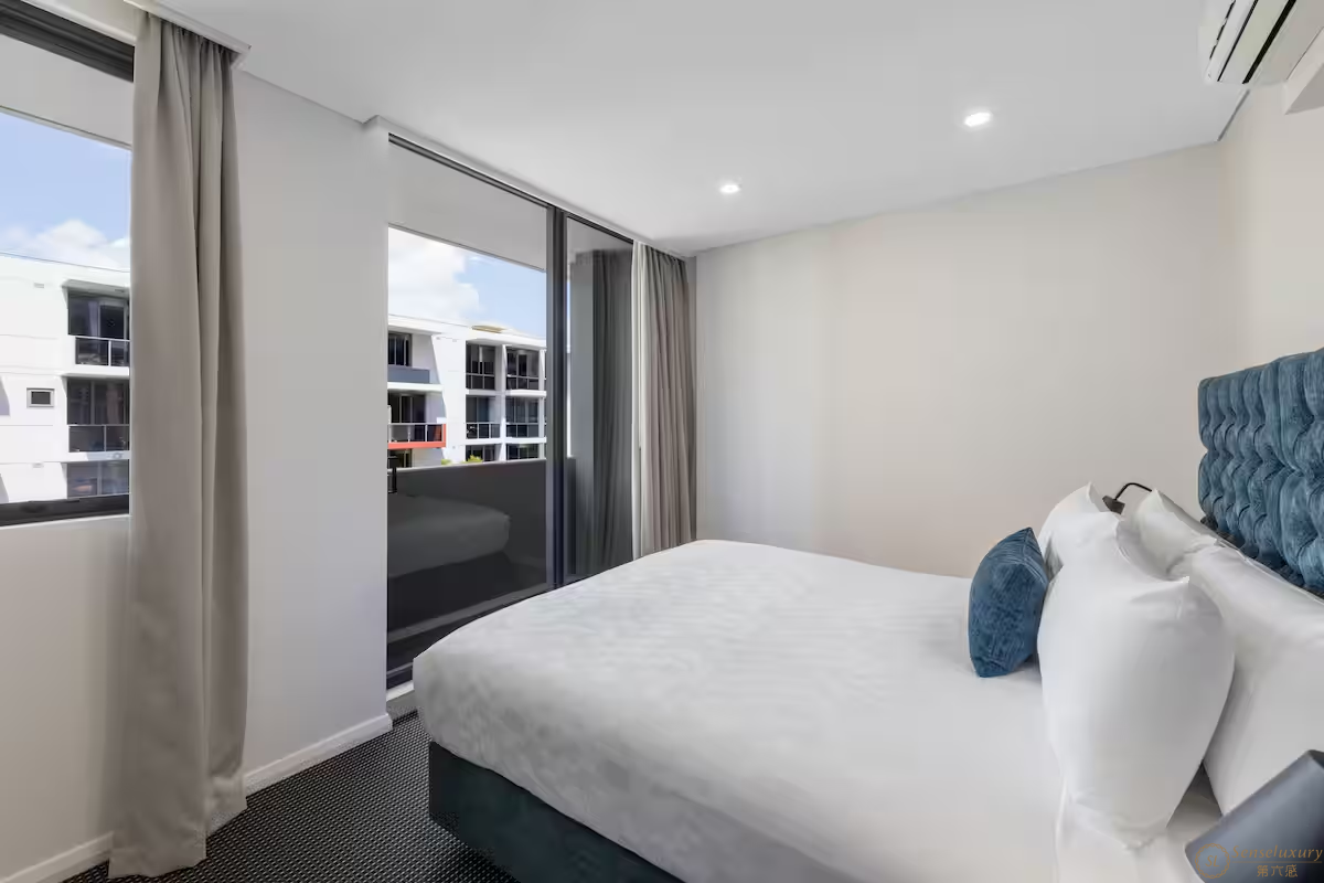 MERITON SUITES WATERLOO - Photo 10